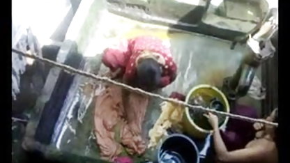 स्कीनी लड़की एक लकड़ी के घर में एक आदमी द्वारा टक्कर लगी हो हिंदी सेक्सी पिक्चर हिंदी जाता है