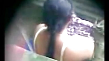 Busty हिंदी सेक्स पिक्चर Matyurka बनाता है एक परेशान आदमी