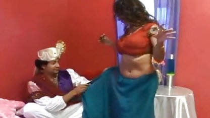 काले बाल वाली बेकार है सेक्सी फिल्म दिखाइए वीडियो में उसके पति डिक और बेकार है अपने गेंदों