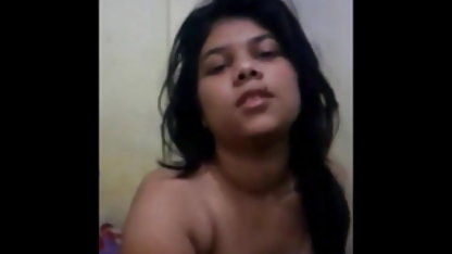 आदमी fucks busty पत्नी बजाय के एक 2 साल की सेक्सी फिल्म यात्रा करने के लिए एक पड़ोसी