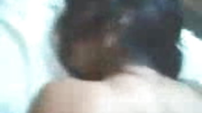 आदमी गुस्सा बाहर में एक busty कोई सेक्स फिल्म महिला Puss में एक रिवर्स सवार मुद्रा