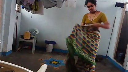 मुझे हिंदी फिल्म हिंदी सेक्स वीडियो मिल गया ।