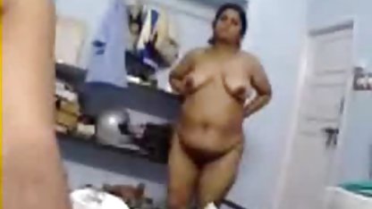 दो भागीदारों खींच एक सुनहरे बालों वाली सेक्सी फिल्म भेजो सेक्सी में बट में एक छेद के माध्यम से काले होजरी में