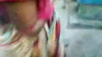 बछिया एक आदमी को दी सेक्सी हिंदी मूवी वीडियो में गई और डोकामी ने एक शॉट दिया ।