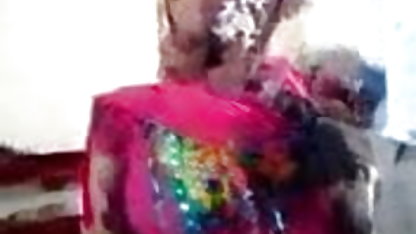 युवा गृहिणी हिन्दी मे सेक्सी फिल्म masturbates के साथ phallus में के रसोई