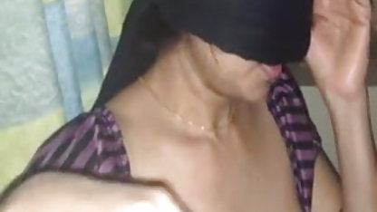 गायक के सेक्सी में हिंदी मूवी प्रेमी एक बैकअप से एक लड़की fucks