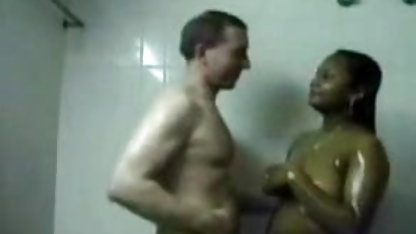 Busty महिला में एक सेक्सी सेक्सी फिल्म दिखाइए पुलिस सूट हो जाता है टक्कर लगी है द्वारा एक युवा दोस्त