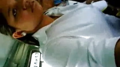 दोस्त का वीडियो हिंदी फिल्म सेक्सी पति किसी भी सवाल के बिना उसके बेडरूम में एक सुंदर चिप पकड़े हुए है