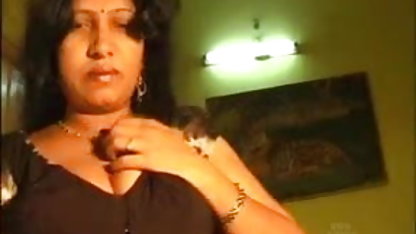 कास्टिंग साथी लाल बालों के साथ मुंडा मांडू अभिनेत्री हिंदी मूवी सेक्सी में Dolbit