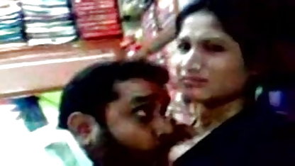 परिपक्व एशियाई में कपड़े caresses एक थोड़ा डिक पाल होंठ नई फिल्में सेक्सी और जीभ