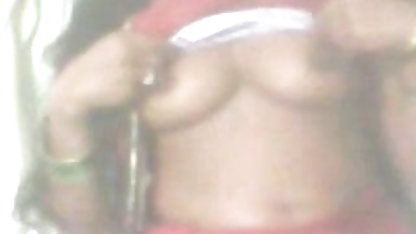 परिपक्व बछड़े के साथ छोटे बाल masturbates में सामने के सेक्सी पिक्चर हिंदी में के कैमरा