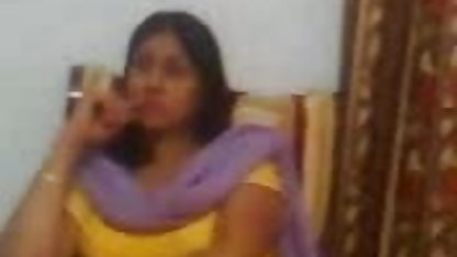 सज्जन बेकार हिंदी सेक्सी फिल्म हिंदी में है और fucks गांड सुंदर महिला पर उसके जाएगा