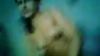 आने वाली नौकरानी सेक्सी फिल्म हिंदी सेक्सी फिल्म को मकान मालिक के सेक्स पर seduces