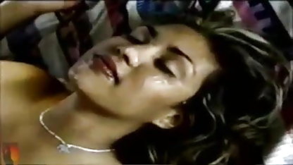 Brunetstaya Chiksa छूत पिका के साथ हिन्दी सेक्सी फिल्म एक पॉप पर glases runet